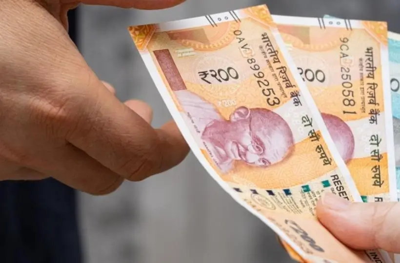 Two hundred rupee notes